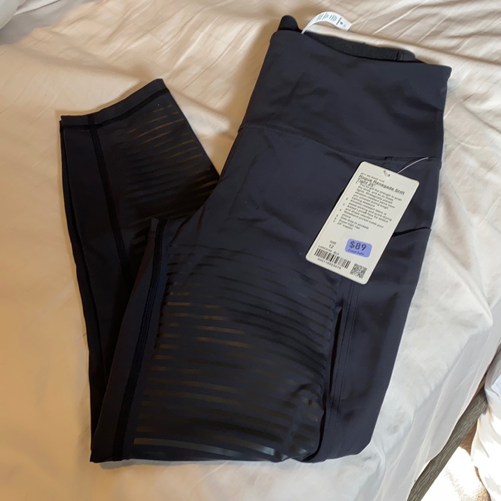 Lululemon Rogue Renegade SHR tight 25” Size 12 NWT